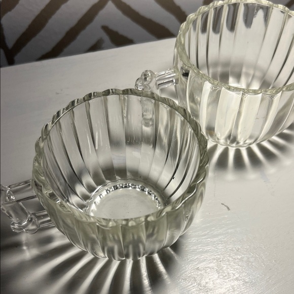 Vintage Elegant Clear Glass Teacups Set - Picture 2 of 3